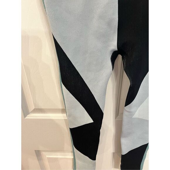 Nike Sculpt Lux Icon Clash 7/8 Seamless Dri-Fit Knit Leggings sz L NWOT - Picture 4 of 7